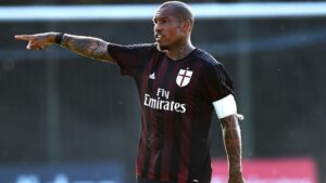 Ex rossoneri, De Jong vicino al ritorno all’Ajax