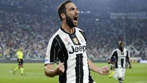 Milan-Juve, si sblocca il maxi scambio: Higuain e Caldara vicini