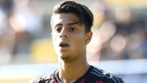 Ricordate Mastour? L’ex Milan da spettacolo nella challenge con la carta igienica