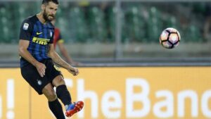 Derby, Candreva: «Primo tempo positivo ma partita ancora lunga»