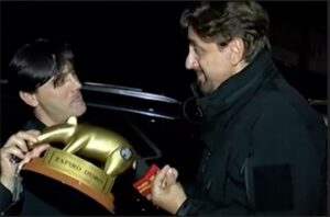 Montella critica il ‘calcio televisivo’: Canale 5 gli fa un regalo