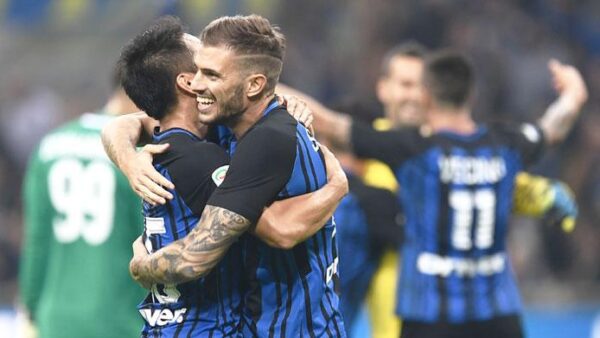 Nagatomo santon esultanza bis inter ottobre
