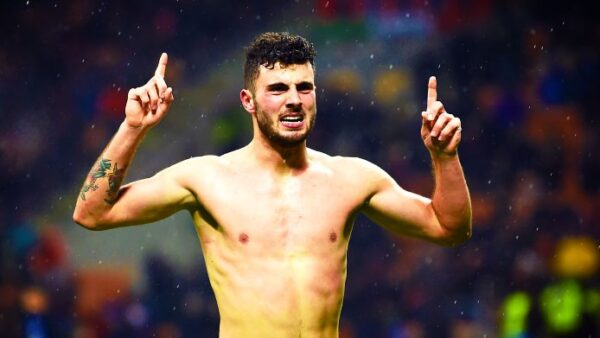 Cutrone esultanza bis milan dicembre