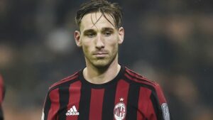 Tegola Biglia per il Milan, Leonardo in cerca del sostituto