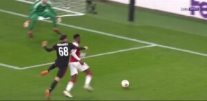 Welbeck, beccati questa pioggia di critiche: tabloid inglesi scatenati