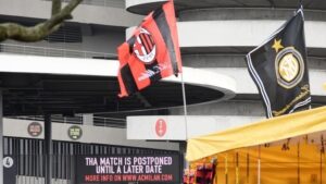 Derby, è scontro sul recupero: il Milan pensa ai tifosi, l’Inter no
