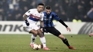 Calciomercato, Depay non si presenta al ritiro