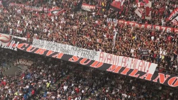 Striscione Fassone e Mirabelli