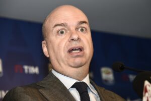 Fassone, rinviata la causa contro il Milan: possibile accordo tra le parti