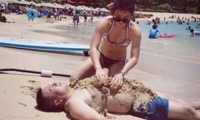 Yonghong Li spiaggiato