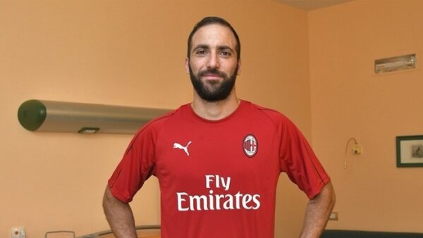 Higuain Milan
