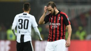 Milan, Pellegatti: «Per Higuain si decide nei prossimi mesi, io lo aspetterei»