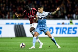 Twitter, il Milan ricorda una sfida con la Lazio del passato – VIDEO