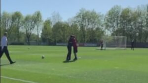Milan, arriva l’abbraccio tra Gattuso e Leonardo a Milanello – VIDEO