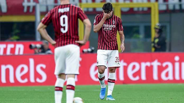 Milan, domani a Genova i rossoneri giocheranno con il lutto al braccio 26 Piatek e Paquetà