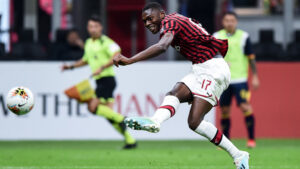Gazzetta: «Milan, recuperare 70 milioni. Sos per Leao e Paquetà»
