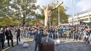 Ibrahimovic-Hammarby, l’ira tifosi del Malmö: «Via la sua statua»