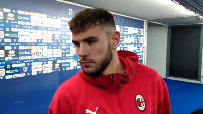 Milan: Theo Hernandez sfoggia un capello biondo platino 26 Theo Hernandez