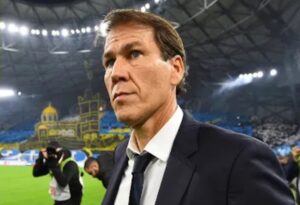 L’Equipe: un giocatore del Lione ad un passo da vestire rossonero