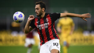 Calhanoglu non ingrana: il turco manca alla manovra rossonera