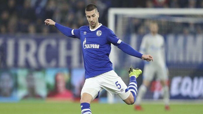 Eif9WDIUcAMNVAZ Schalke 04