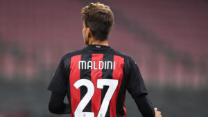 Maldini in panchina durante l’amichevole tra Italia e Serbia U20