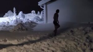 Ibrahimovic sulla neve in mutande: «Sanremo è Zanremo» – VIDEO