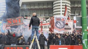 Verso Milan-Inter: la Curva Sud alza il volume VIDEO