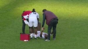 Leao, pallonata proprio lì? Il rimedio di Kessie – VIDEO