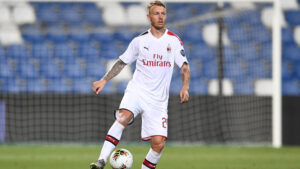 Kjaer su Instagram: “Legend”. E si scatenano i commenti – FOTO