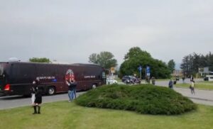 Milan femminile, l’arrivo del pullman rossonero al Mapei Stadium VIDEO