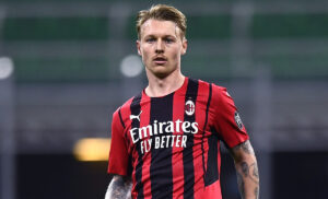 Kjaer vola agli ottavi con la sua Danimarca, Galles a casa