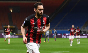 L’addio di Calhanoglu rimescola le carte, ecco il nuovo titolare