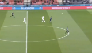 Schick, clamoroso gol da centrocampo contro la Scozia – VIDEO