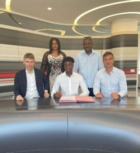 Milan Primavera, Obaretin firma il suo primo contratto professionistico