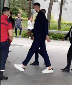 PSG, ecco Donnarumma: l’ex Milan è arrivato in sede per la firma – VIDEO