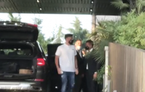 MN24 – Giroud è arrivato all’Hotel Sheraton di Milano – VIDEO