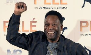 Pelé dimesso dall’ospedale: «Sono felice di essere tornato a casa»