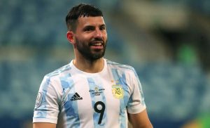 Aguero contro Ibra: «Sei sempre stato il primo a comportarti male»