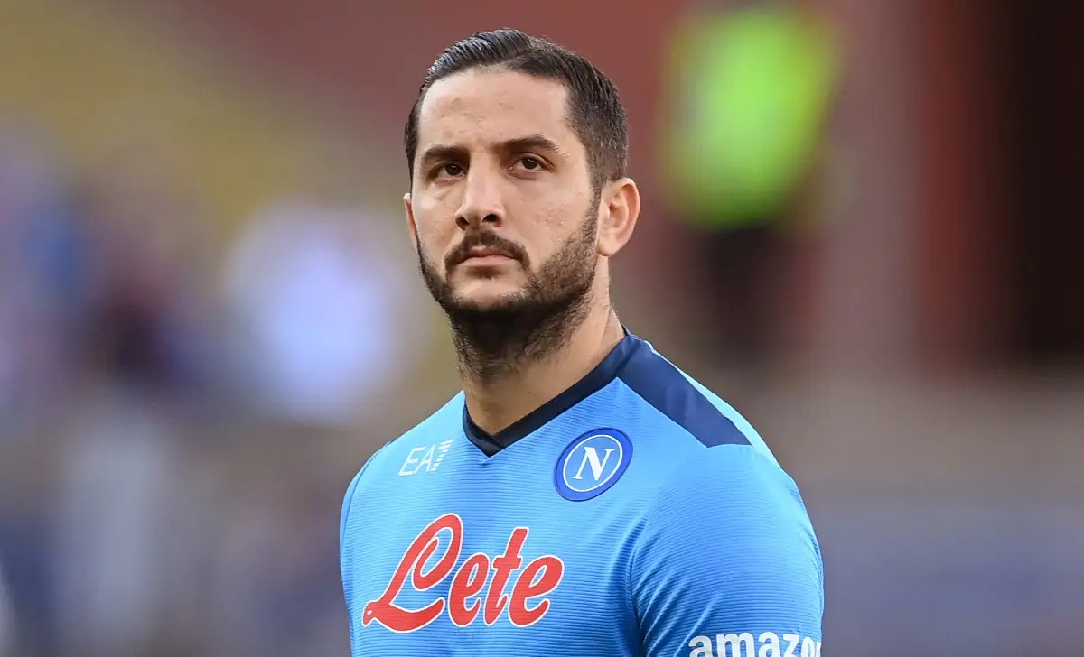 Manolas