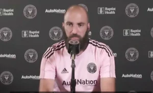 Ex Milan, Higuain massacrato: «Patetico, è distruttivo per i compagni»