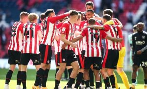 Premier League, Brentford Wolves sospesa: un drone sorvola l’impianto