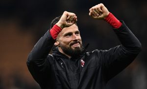 Il giornalista: «Giroud è l’attaccante giusto per il Milan»