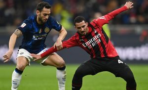 Calhanoglu sulla seconda stella: «Chi arriva prima tra Milan e Inter? Lo sa solo Dio»