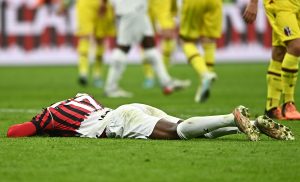 Leao sotto accusa: «Scivola sempre! Ma cambiare le scarpe?»