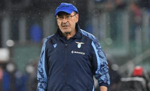 Lotta scudetto, Sarri: «Il Napoli ha un forte vantaggio, ma nel calcio ho visto di tutto»