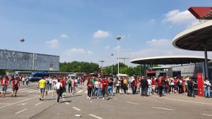 Milan-Atalanta, febbre scudetto: piazzale di San Siro giá pieno – FOTO