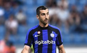 Tegola in casa Inter: si ferma subito Mkhitaryan. Derby a rischio?