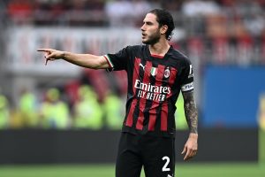 Milan, compleanno per Calabria: gli auguri del club sui social