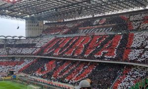 Milan, la Curva Sud canta un nuovo coro sulle note di “Muchachos”